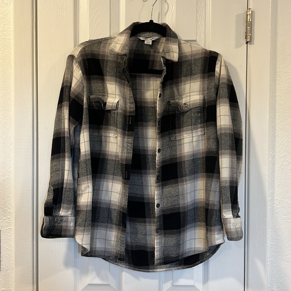 Old Navy Tops - Old Navy - boyfriend plaid flannel shirt - XS